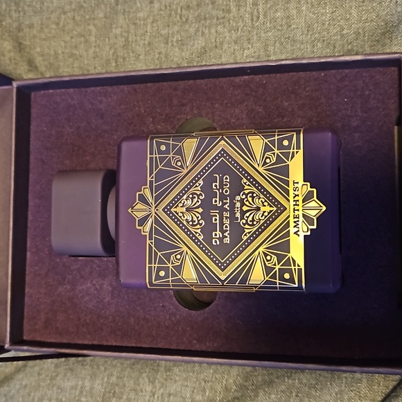 Like new Lattafa bade al oud amethyst eau de perfume 3.4 ounces - Picture 4 of 11